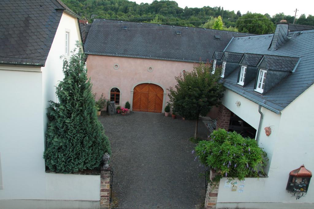 Weingut & Gaestehaus Giwergreif Wasserliesch Экстерьер фото